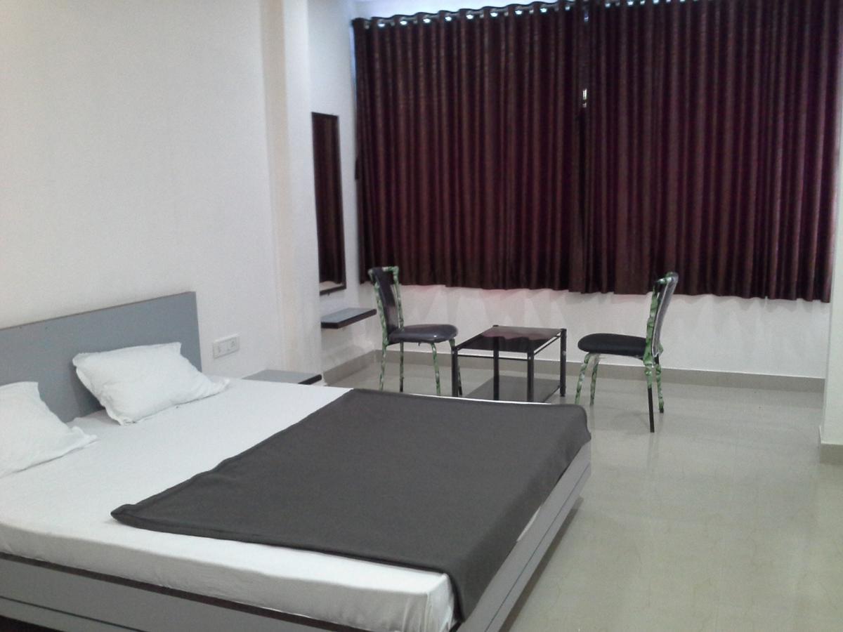 Hotel Galaxy Vaibhav Vasai Exterior foto